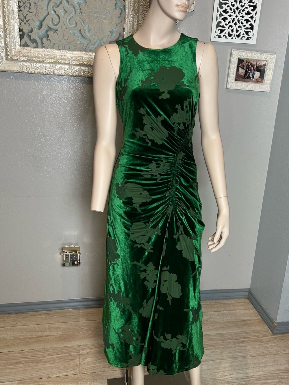 Taylor Emerald Green Velvet Ruched Floral Midi Dress